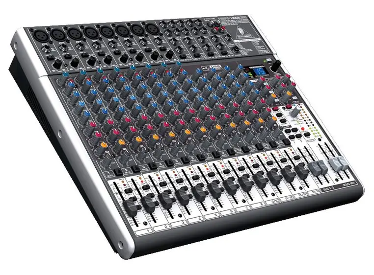 Behringer Xenyx X2222USB 